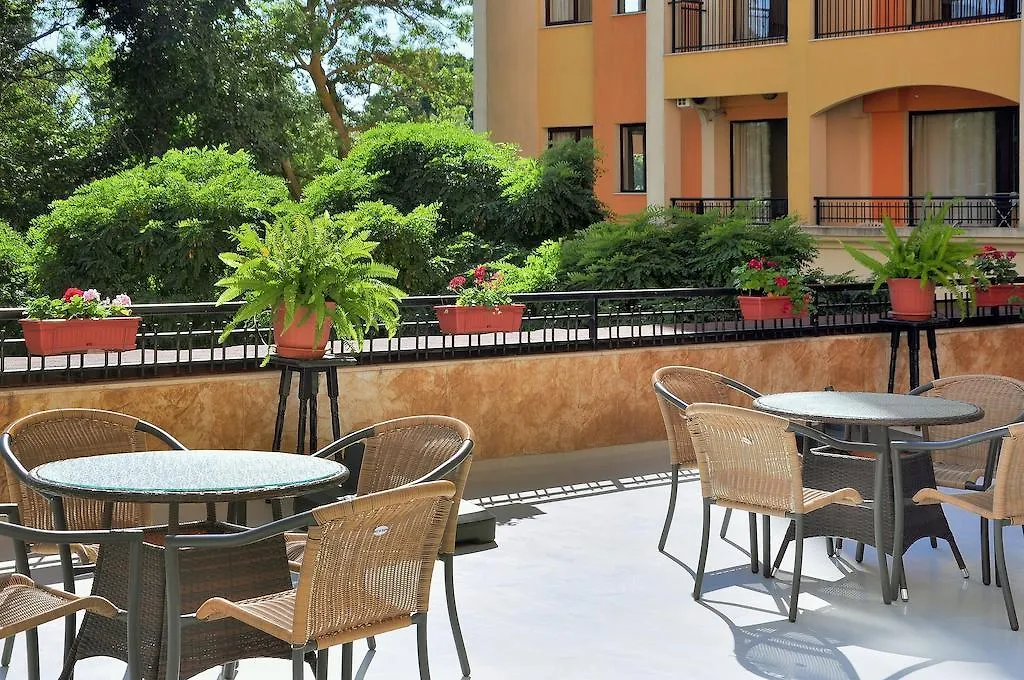 Kris Apartments At Paradise Green Park Golden Sands Bulgária